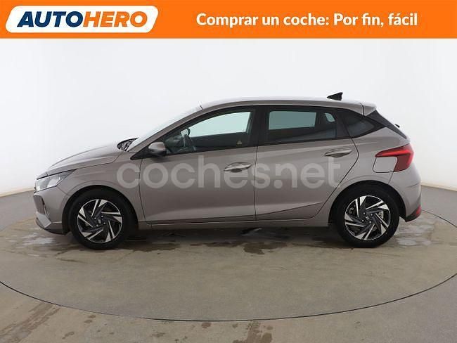 Usado Hyundai i20 101 CV (74 kW) 2022 Gris / plata Berlina