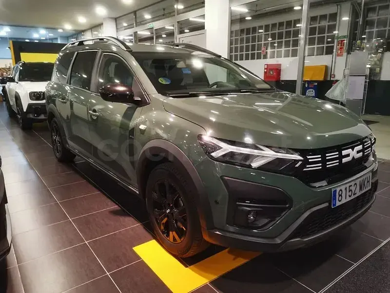 Usado Dacia Jogger Extreme 140 CV (102 kW) 2023 Verde Monovolumen