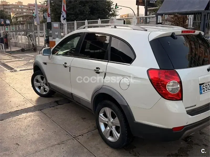 Usado Chevrolet Captiva LT 163 CV (119 kW) 2012 Blanco SUV