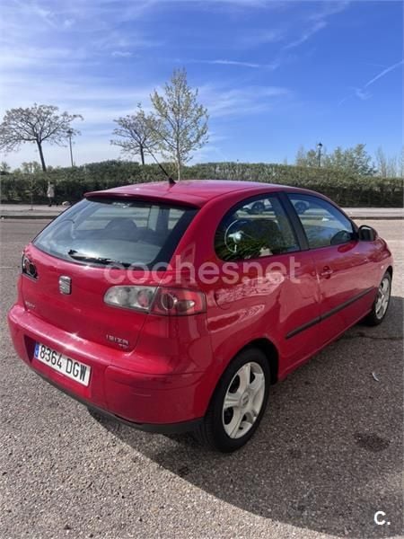 Usado Seat Ibiza Sport 100 CV (73 kW) 2005 Rojo Berlina