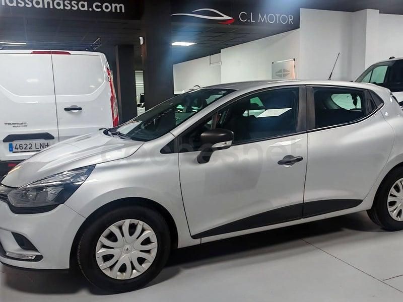Usado Renault Clio IV Business 75 CV (55 kW) 2019 Gris / plata Berlina