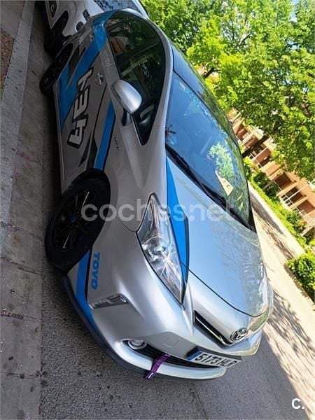 Usado Toyota Prius+ Executive 136 CV (100 kW) 2012 Gris / plata Monovolumen