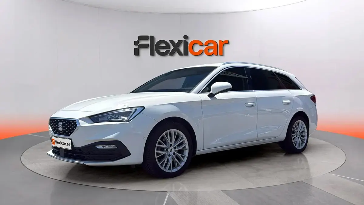 Usado Seat Leon XCELLENCE 150 CV (110 kW) 2022 Blanco Familiar