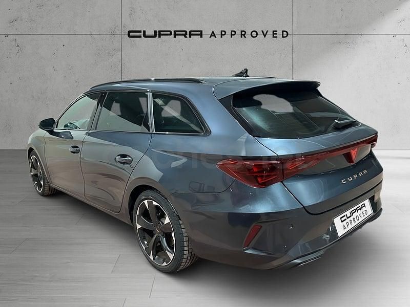 Usado Cupra Leon 150 CV (110 kW) 2024 Gris / plata Familiar