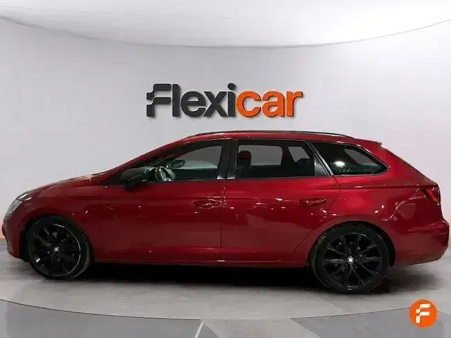 Usado Seat Leon FR 150 CV (110 kW) 2020 Rojo Familiar