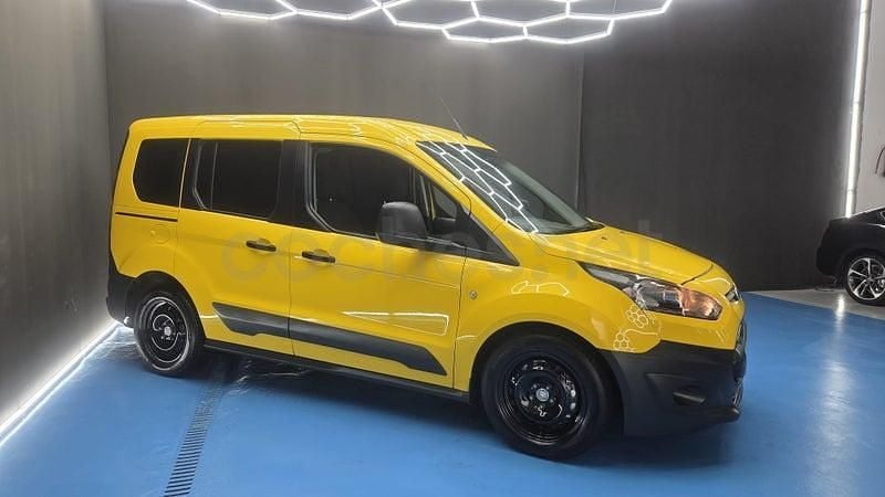 Usado Ford Tourneo Connect Trend 100 CV (73 kW) 2015 Amarillo Monovolumen