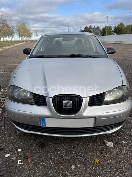 Gris / plata Usado 2003 Seat Cordoba Stella Berlina | 2000 € (Precio justo) - Imagen 1/4
