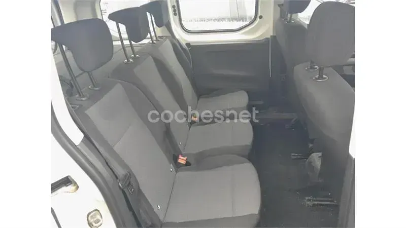 Usado Citroën Berlingo Feel 102 CV (75 kW) 2019 Blanco Monovolumen