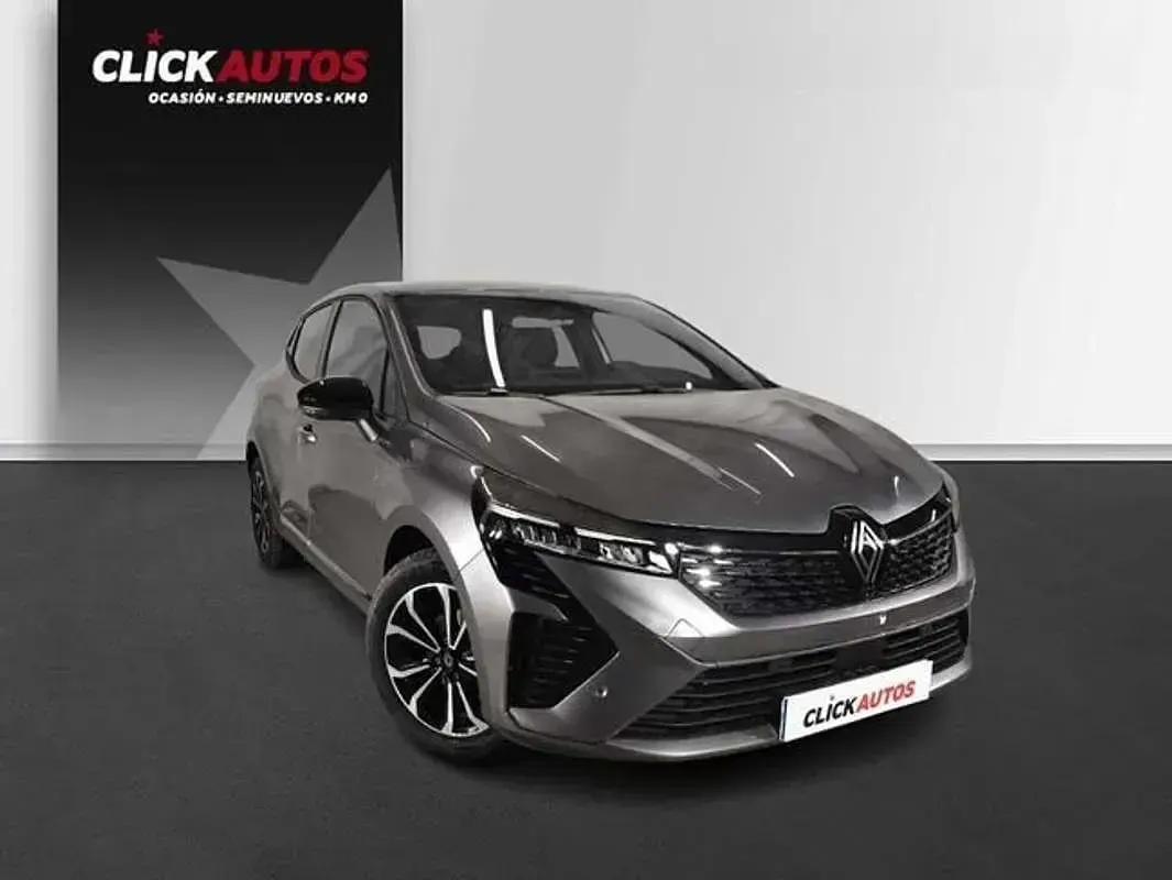 Usado Renault Clio Techno 91 CV (66 kW) 2024 Gris Utilitario