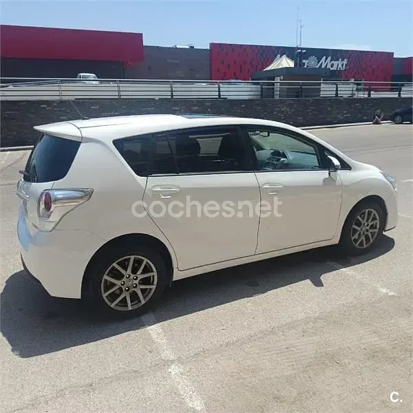 Usado Toyota Verso Advance 112 CV (82 kW) 2014 Blanco Monovolumen