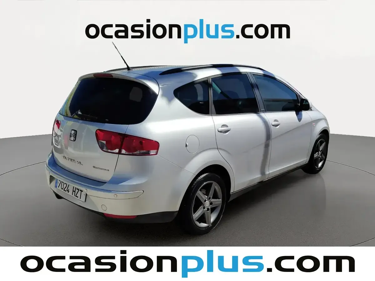Usado Seat Altea Ecomotive 105 CV (77 kW) 2014 Gris Monovolumen