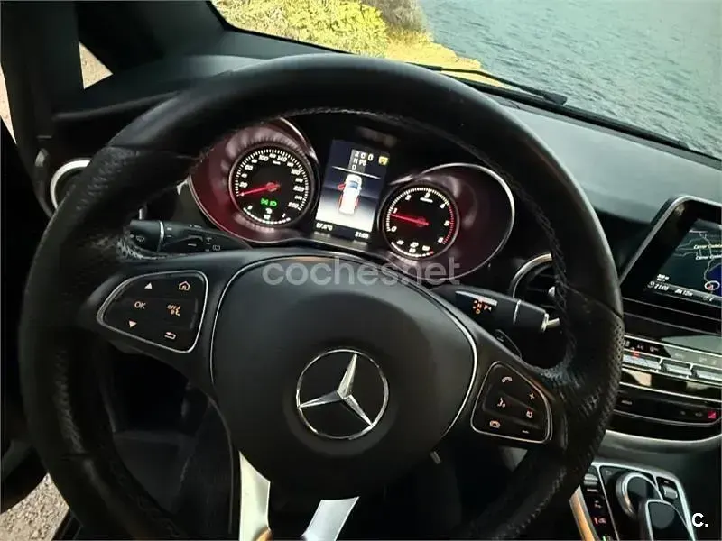 Usado Mercedes V250 Avantgarde 204 CV (150 kW) 2019 Negro Monovolumen