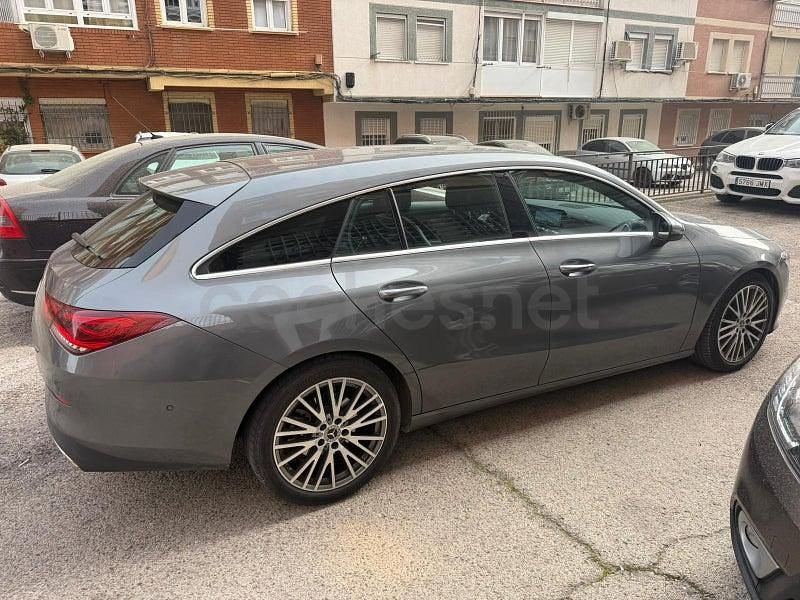 Usado Mercedes CLA220 Shooting Brake 190 CV (139 kW) 2021 Gris / plata Familiar