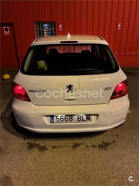 Usado Peugeot 307 110 CV (80 kW) 2002 Blanco Berlina