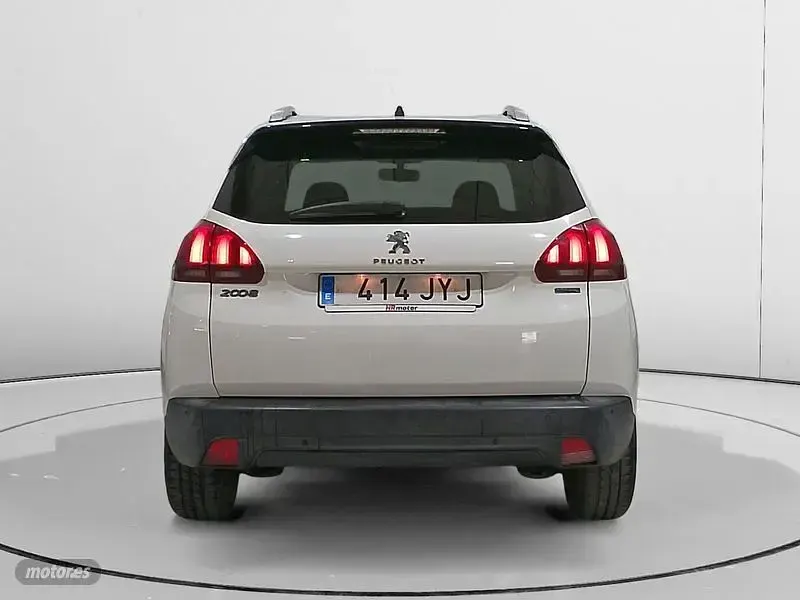 Usado Peugeot 2008 Style 110 CV (80 kW) 2017 Blanco SUV