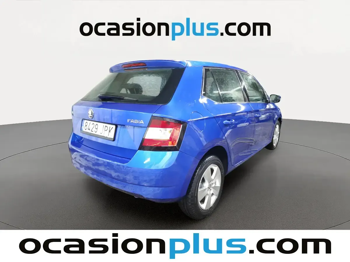 Usado Skoda Fabia Ambition 75 CV (55 kW) 2016 Azul Utilitario