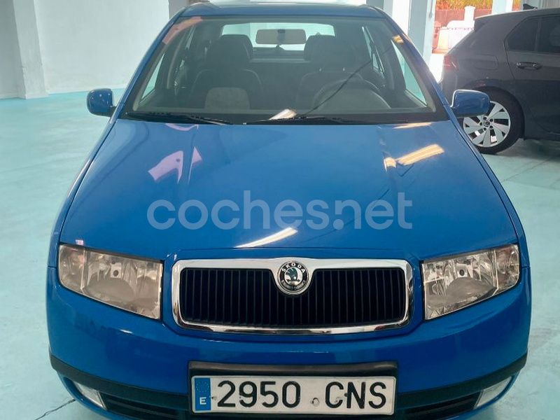 Azul Usado 2003 Skoda Fabia Berlina | 3700 € (Precio justo) - Imagen 1/4