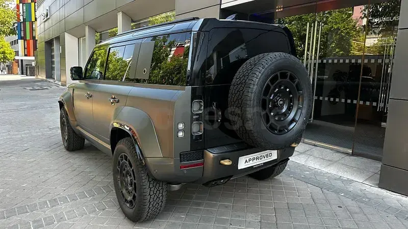 Usado Land Rover Defender 635 CV (467 kW) 2025 Verde SUV
