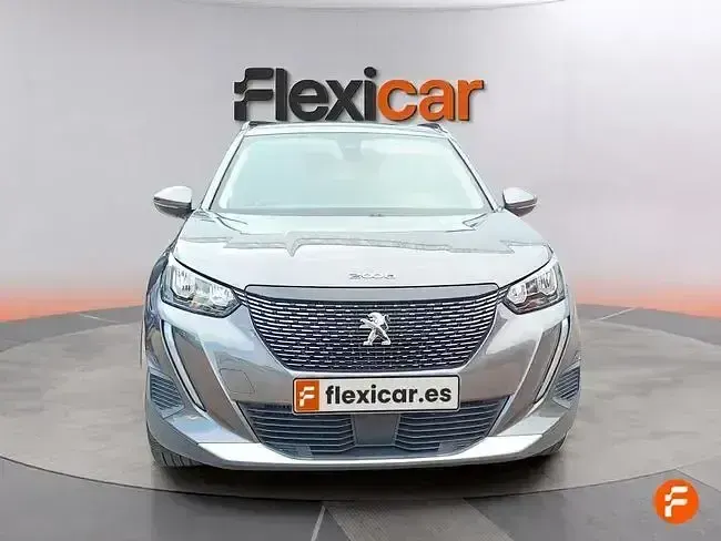 Usado Peugeot 2008 Allure 130 CV (95 kW) 2020 Gris SUV