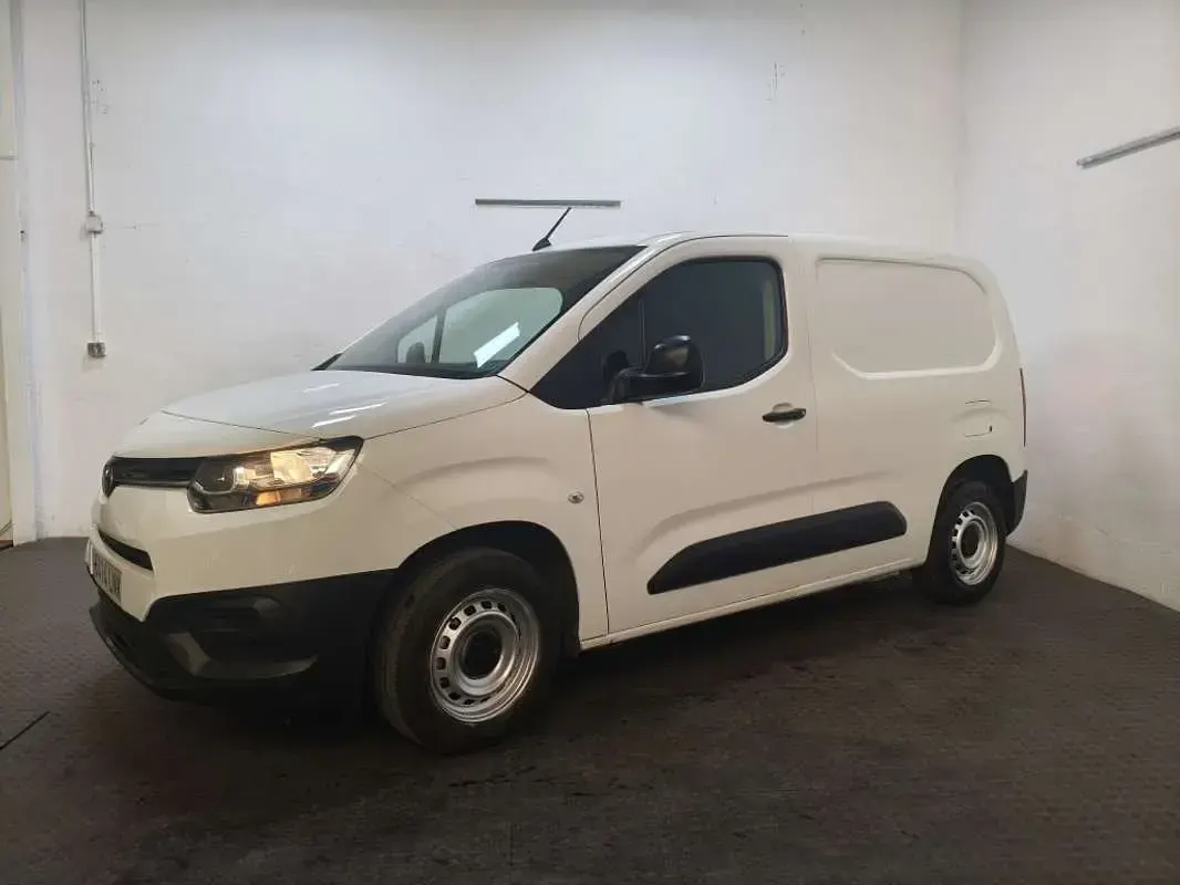 Usado Toyota Proace City City 102 CV (75 kW) 2021 Blanco Monovolumen