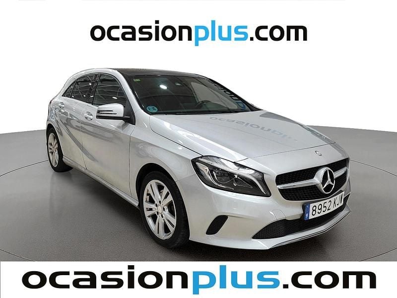 Usado Mercedes A200 136 CV (100 kW) 2018 Gris plata Utilitario