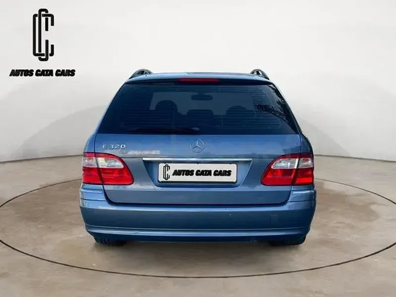 Käytetty Mercedes E320 Classic 224 HP (164 kW) 2003 Sininen Farmari