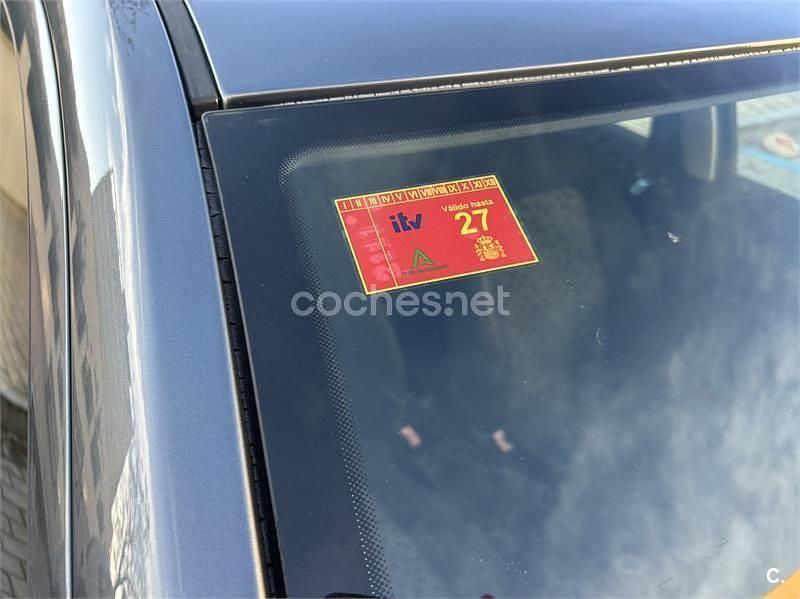 Usado Skoda Fabia Classic 64 CV (47 kW) 2005 Gris / plata Berlina