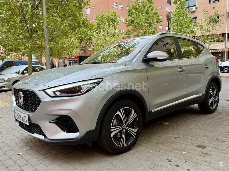 Usado MG ZS Comfort 106 CV (77 kW) 2024 Gris / plata SUV