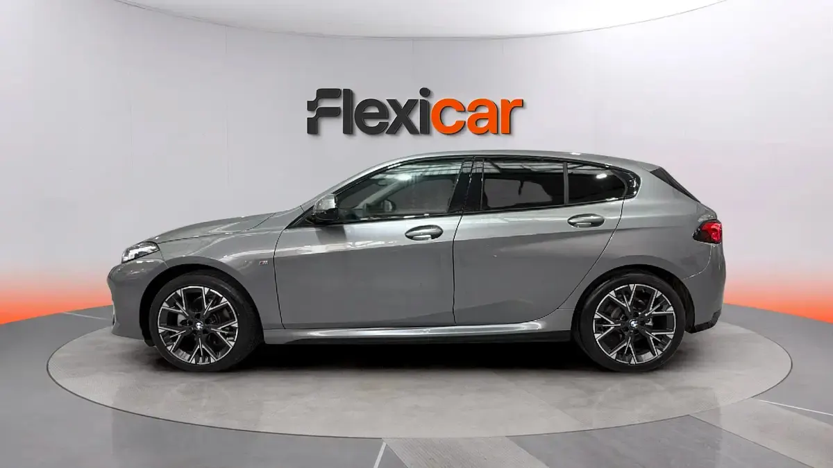 Usado BMW 120 170 CV (125 kW) 2025 Gris Utilitario