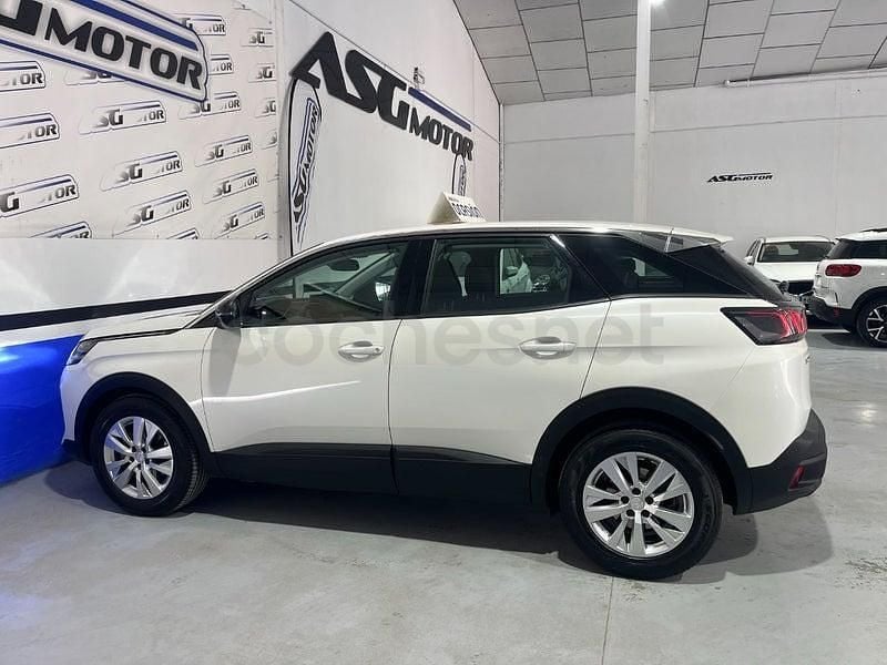 Usado Peugeot 3008 Active 130 CV (95 kW) 2022 Blanco SUV