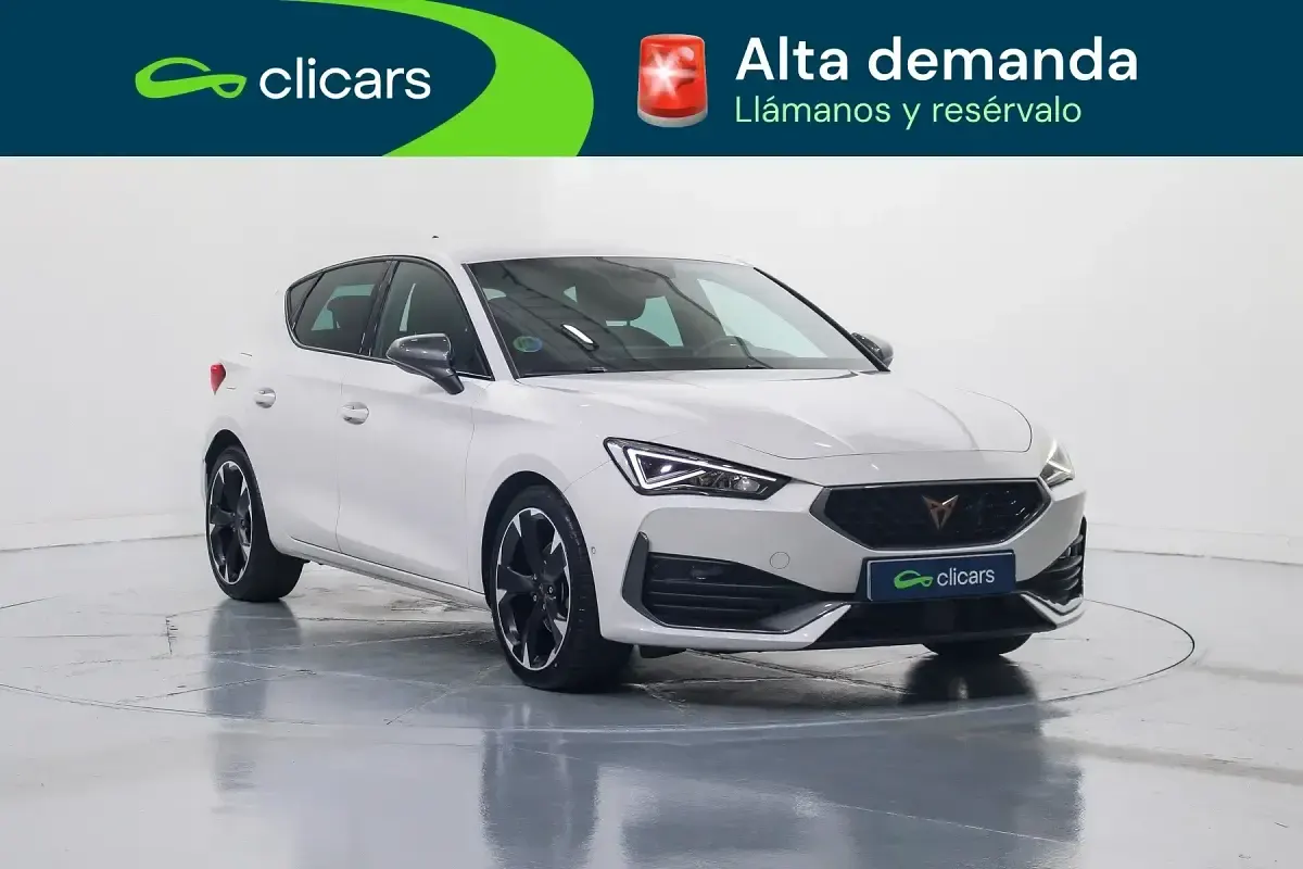 Usado Cupra Leon 150 CV (110 kW) 2023 Blanco Berlina