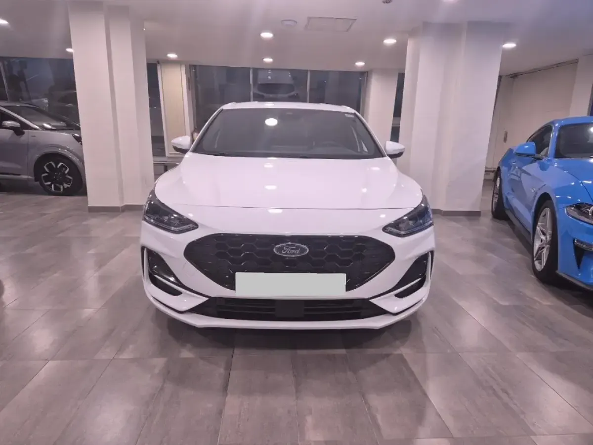Nuevo Ford Focus ST-Line 125 CV (91 kW) 2026 Blanco Berlina