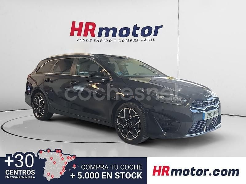 Negro Usado 2023 Kia Ceed GT GT-Line Familiar | 21.290 € (Precio justo) - Imagen 1/4
