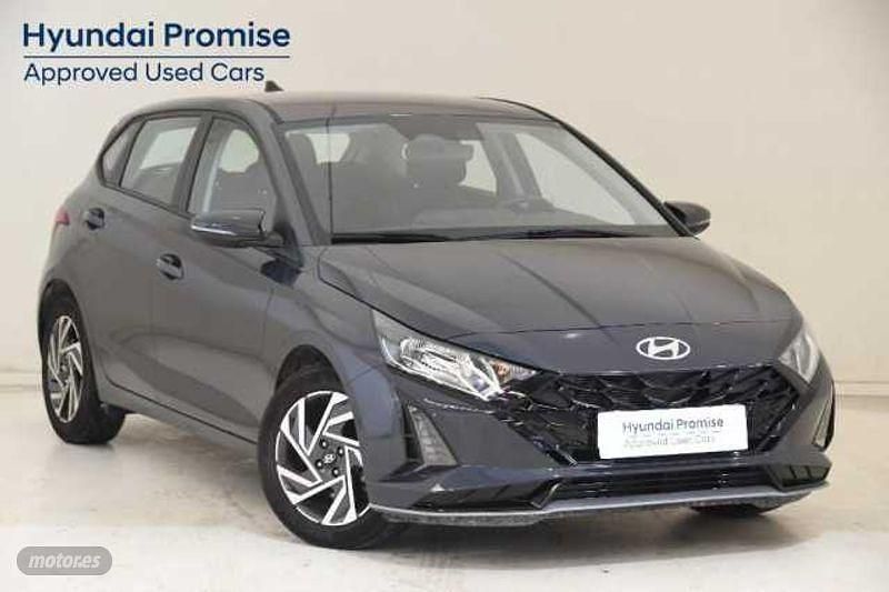 Usado Hyundai i20 99 CV (72 kW) 2024 Gris Utilitario