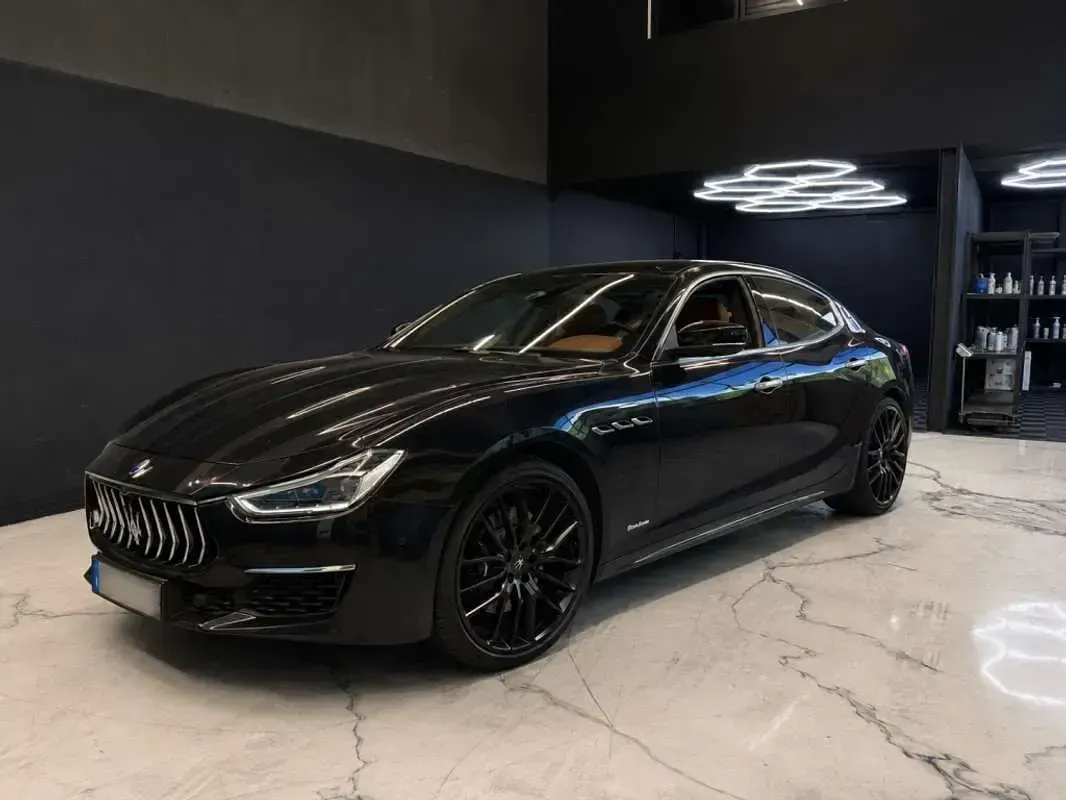 Usado Maserati Ghibli GranLusso 350 CV (257 kW) 2017 Negro Berlina