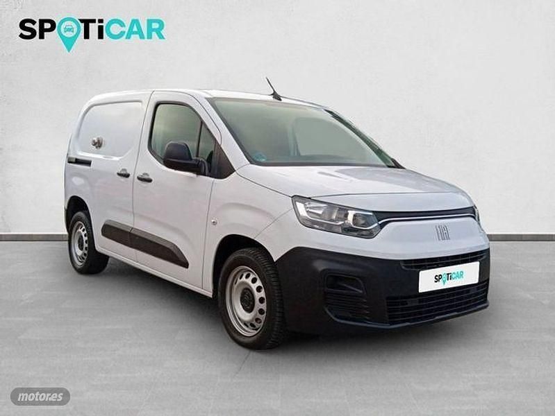 Usado Fiat Doblò 100 CV (73 kW) 2023 Blanco Monovolumen