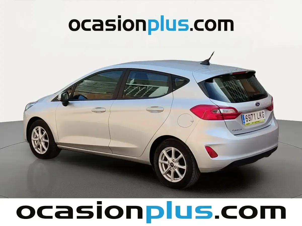 Usado Ford Fiesta Trend 75 CV (55 kW) 2020 Gris Utilitario