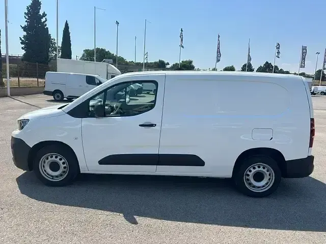 Usado Peugeot Partner Premium 100 CV (73 kW) 2022 Blanco Monovolumen