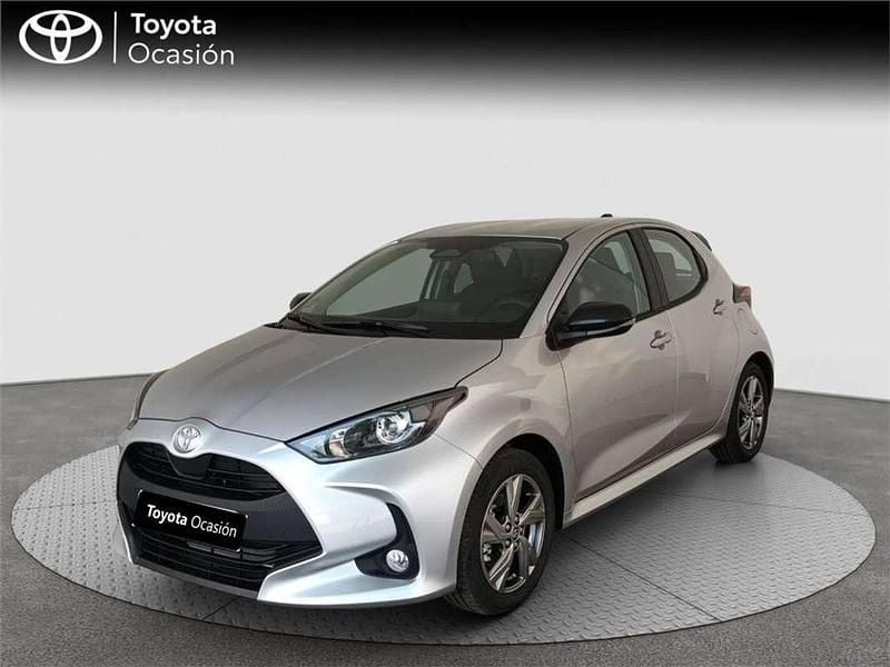 Usado 2025 Toyota Yaris Hybrid Active Monovolumen | 21.650 € (Buen precio) - Imagen 1/4