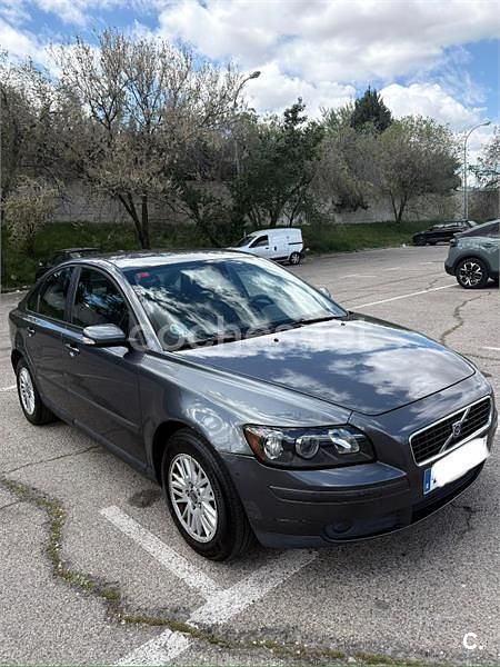 Usado Volvo S40 Kinetic 125 CV (91 kW) 2005 Gris / plata Berlina