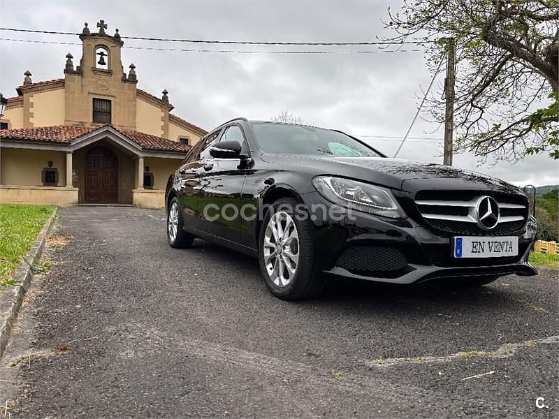 Usado Mercedes C200 Elegance 136 CV (100 kW) 2015 Negro Familiar