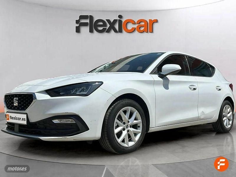 Usado Seat Leon Style 115 CV (84 kW) 2021 Blanco Berlina