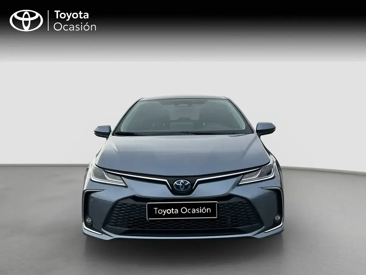 Usado Toyota Corolla Style 140 CV (102 kW) 2025 Gris / plata Berlina