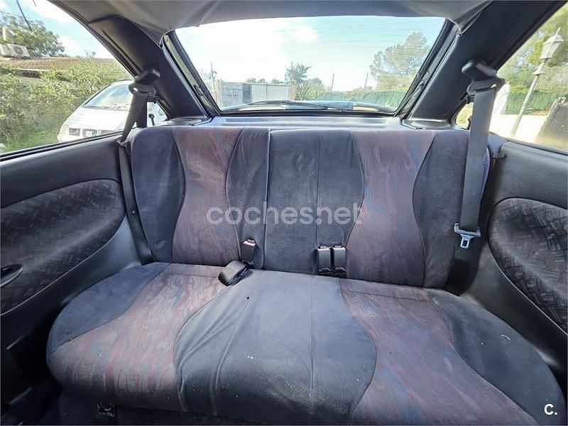 Usado Ford Escort RS 150 CV (110 kW) 1996 Negro Berlina