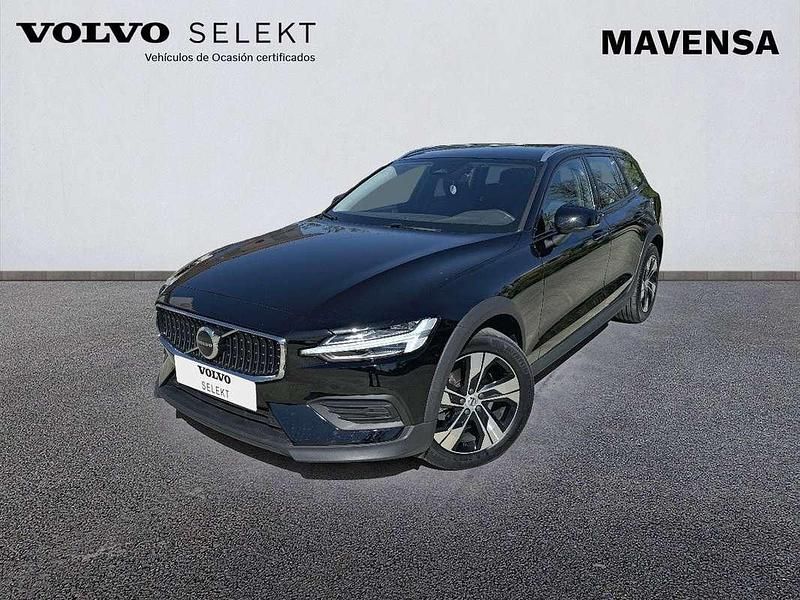 Negro Usado 2023 Volvo V60 CC Core Familiar | 41.900 € (Precio justo) - Imagen 1/4