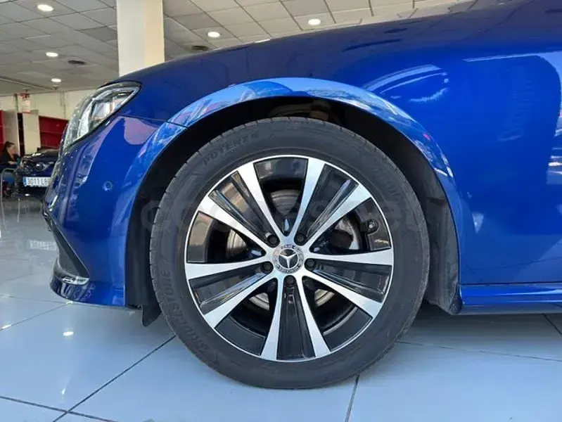 Usado Mercedes E220 194 CV (142 kW) 2021 Azul Coupe