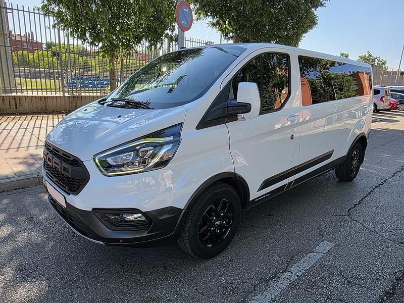 Blanco Usado 2021 Ford Transit Custom Ambiente Familiar | 28.900 € - Imagen 1/4