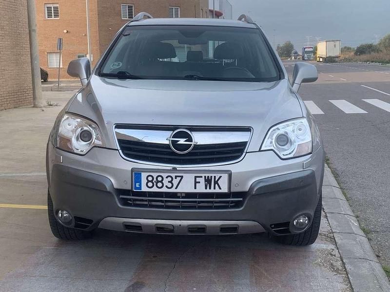 Usado Opel Antara Cosmo 150 CV (110 kW) 2007 Gris SUV