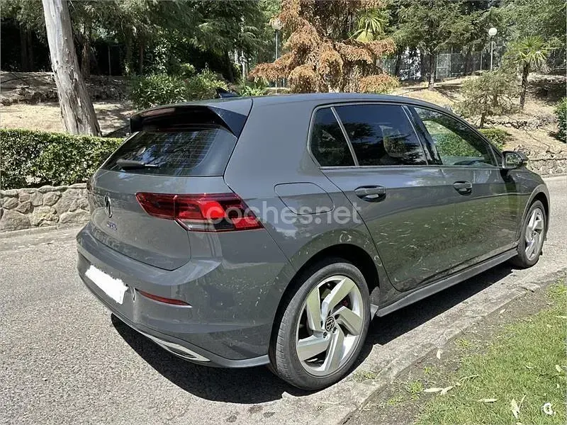 Usado VW Golf VIII GTE 245 CV (180 kW) 2021 Gris / plata Berlina