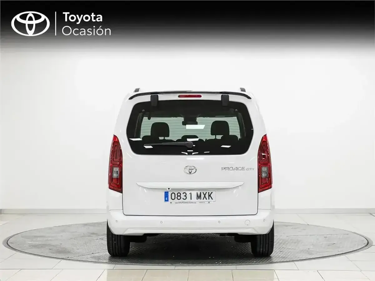 Usado Toyota Proace City Active 130 CV (95 kW) 2024 Blanco Monovolumen